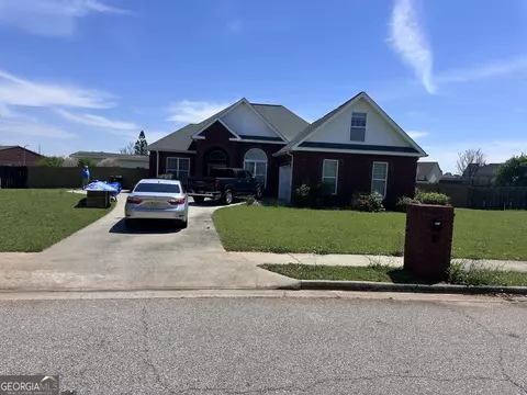 221 Loudon Hill Dr, Warner Robins, GA 31088