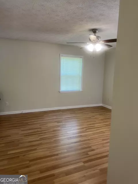 Living - 967 Kelley St, Lagrange, GA 30241 photo 3 of 4