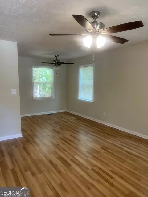Living - 967 Kelley St, Lagrange, GA 30241 photo 1 of 4