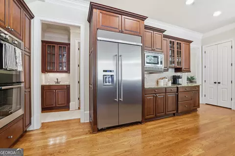 Kitchen - 750 Tramore Pl, Milton, GA 30004 photo 5 of 5