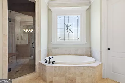 Bath - 750 Tramore Pl, Milton, GA 30004 photo 2 of 10