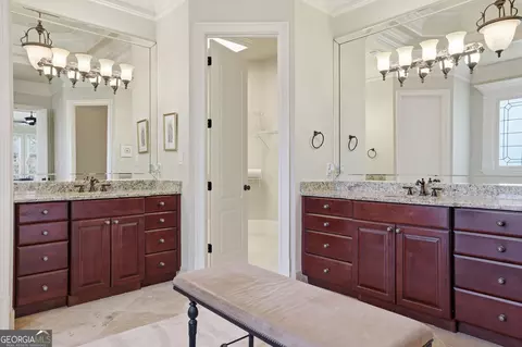 Bath - 750 Tramore Pl, Milton, GA 30004 photo 3 of 10