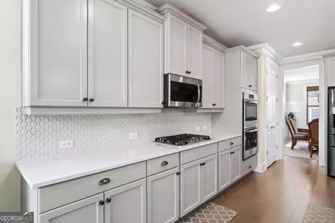 Kitchen - 11395 Crestview Ter, Suwanee, GA 30024 photo 4 of 5