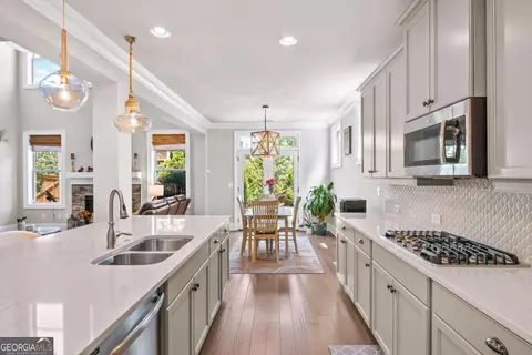 Kitchen - 11395 Crestview Ter, Suwanee, GA 30024 photo 5 of 5
