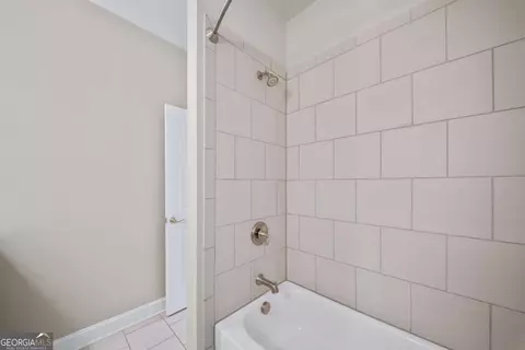 Bath - 11395 Crestview Ter, Suwanee, GA 30024 photo 6 of 7