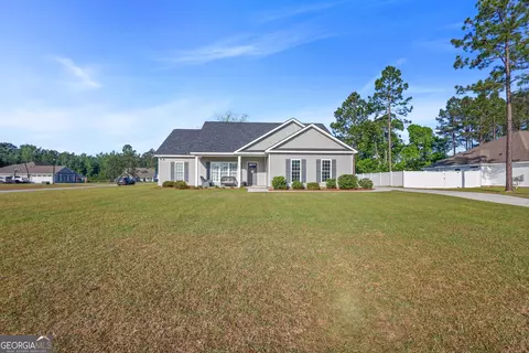 301 Tallulah Bnd, Ellabell, GA 31308