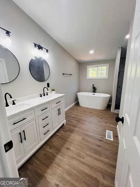 Bath - 110 Kathy Ln, Temple, GA 30179 photo 1 of 5
