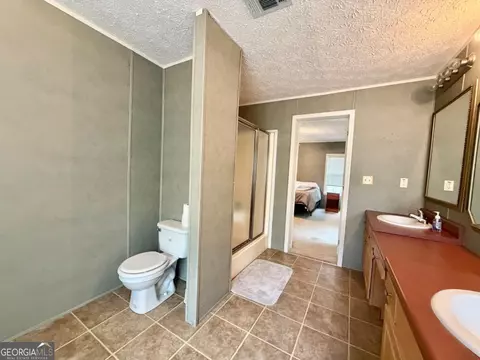 Bath - 1301 Floyd Dr, Townsend, GA 31331 photo 3 of 6