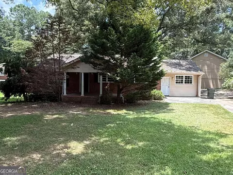 7205 Lakeview Dr SW, Covington, GA 30014