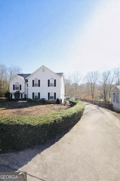 8605 Creekview Ct, Douglasville, GA 30135