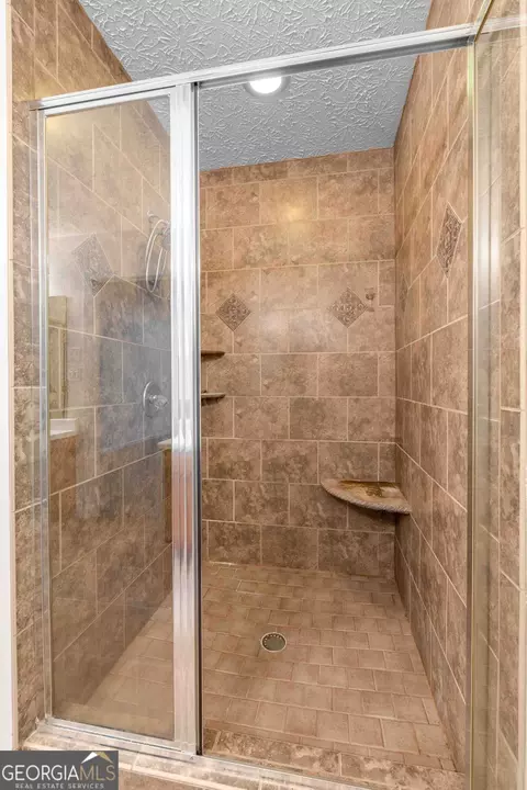 Bath - 365 Hillview Rd, Hampton, GA 30228 photo 6 of 7