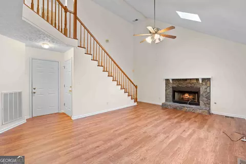 Living - 365 Hillview Rd, Hampton, GA 30228 photo 2 of 3