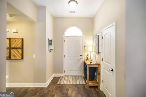 Entry Way - 204 Allington Walk, Warner Robins, GA 31088 photo 1 of 3