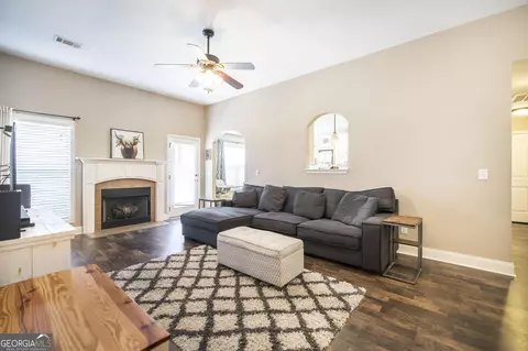 Living - 204 Allington Walk, Warner Robins, GA 31088 photo 2 of 2
