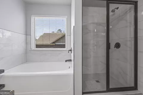 Bath - 1180 Chapel Estates Way, Dacula, GA 30019 photo 2 of 4