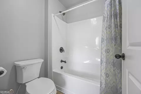 Bath - 1180 Chapel Estates Way, Dacula, GA 30019 photo 4 of 4