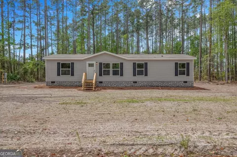 29 Clyde Rd, White Oak, GA 31568