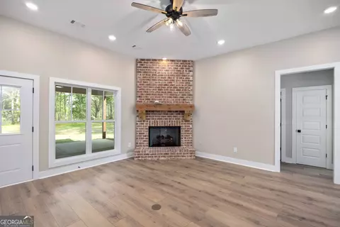 Living - 230 Mcgee Rd, Pine Mountain, GA 31822 photo 1 of 2