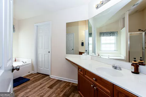 Bath - 863 Van Briggle Path, Sugar Hill, GA 30518 photo 2 of 5