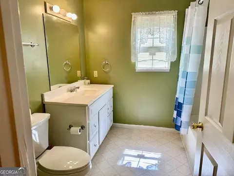 Bath - 1194 Lindsey St, Lagrange, GA 30240 photo 1 of 2