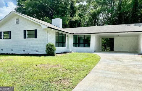 245 Lunie Dr SW, Mableton, GA 30126