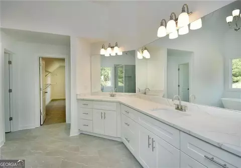 Bath - 4604 Mossey Dr, Stonecrest, GA 30038 photo 2 of 4