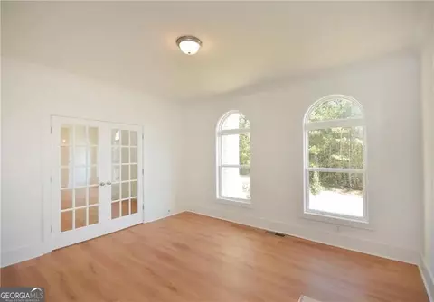 Living - 4604 Mossey Dr, Stonecrest, GA 30038 photo 4 of 6