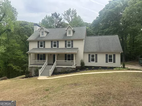 180 Forrest Lake Dr, Fayetteville, GA 30215