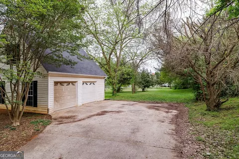 Exterior - 2356 Stone Dr, Comer, GA 30629 photo 9 of 12