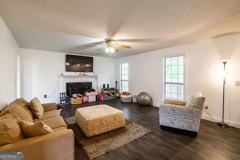Living - 2356 Stone Dr, Comer, GA 30629 photo 1 of 3