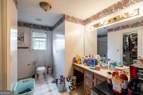 Bath - 2356 Stone Dr, Comer, GA 30629 photo 1 of 4