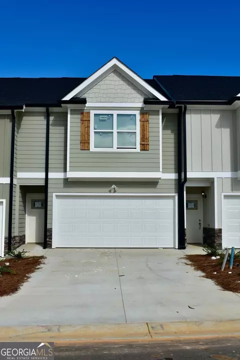 6370 Pine Ridge Pt, Lula, GA 30554