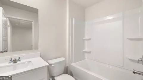 Bath - 206 Kenmore Cir, Perry, GA 31069 photo 3 of 3