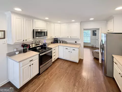Kitchen - 6356 Highway 191, Comer, GA 30629 photo 5 of 6