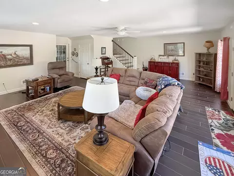 Living - 6356 Highway 191, Comer, GA 30629 photo 5 of 6