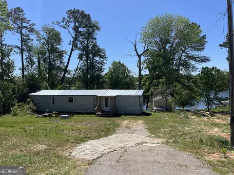 866 S Lake Dr, East Dublin, GA 31027