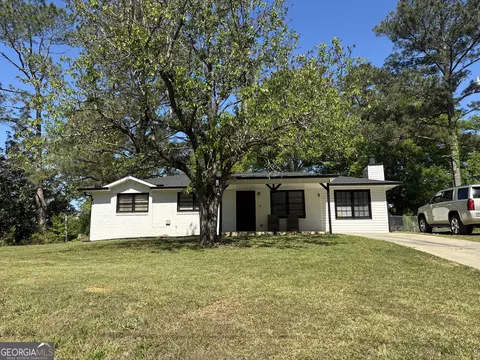 4621 Pinedale Dr, Macon, GA 31206