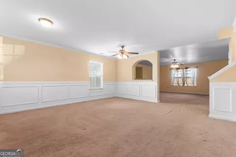 Living - 102 Steeple Ct, Perry, GA 31069 photo 7 of 8