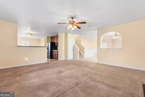 Living - 102 Steeple Ct, Perry, GA 31069 photo 4 of 8