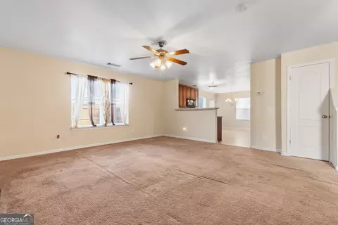 Living - 102 Steeple Ct, Perry, GA 31069 photo 5 of 8