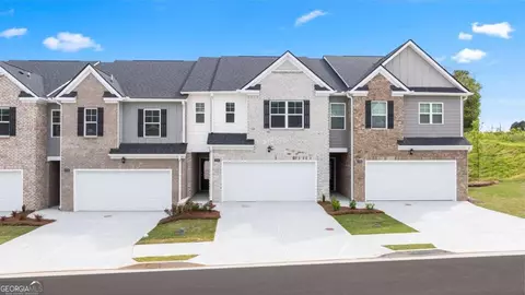 360 Silver Moon Dr, Loganville, GA 30052