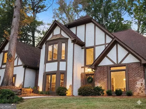 205 Chiswick Close, Johns Creek, GA 30022