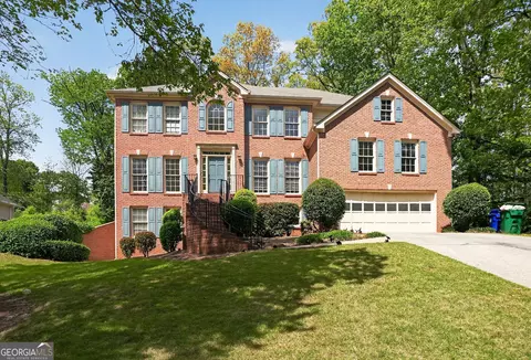 238 Harbor Pointe Dr, Stone Mountain, GA 30087