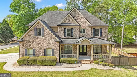 151 Lake Forest Dr, Newnan, GA 30265
