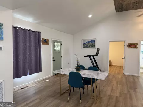 Entry Way - 202 E County Rd, Thomaston, GA 30286 photo 2 of 4