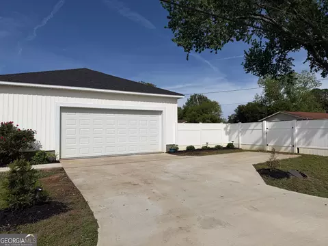 Exterior - 202 E County Rd, Thomaston, GA 30286 photo 2 of 4