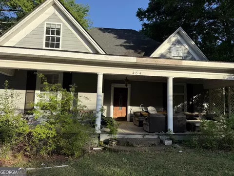 484 State St, Commerce, GA 30529
