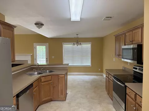 Kitchen - 429 Jasmine Cir, Lagrange, GA 30241 photo 1 of 3