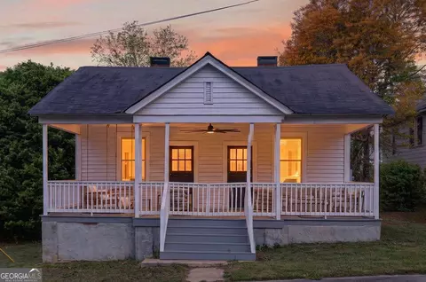 37 Poplar St, Porterdale, GA 30014