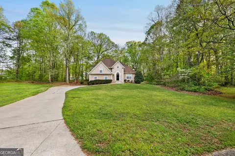 90 Montrose Ln, Sharpsburg, GA 30277